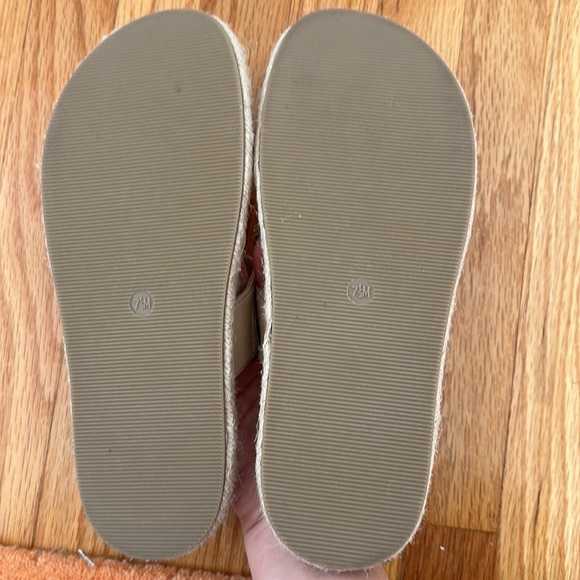 chic tan joie sandals - Picture 2 of 3